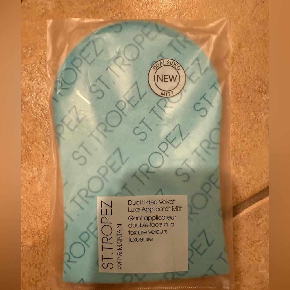St. Tropez Blue 2 Sided Luxe Velvet Applicator Mitt - BRAND NEW